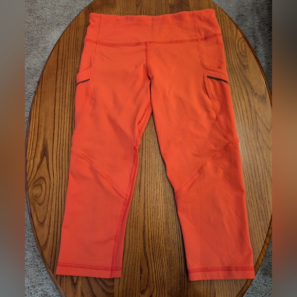 Lululemon Orange Capri Leggings, Size 4 - Picture 8 of 8